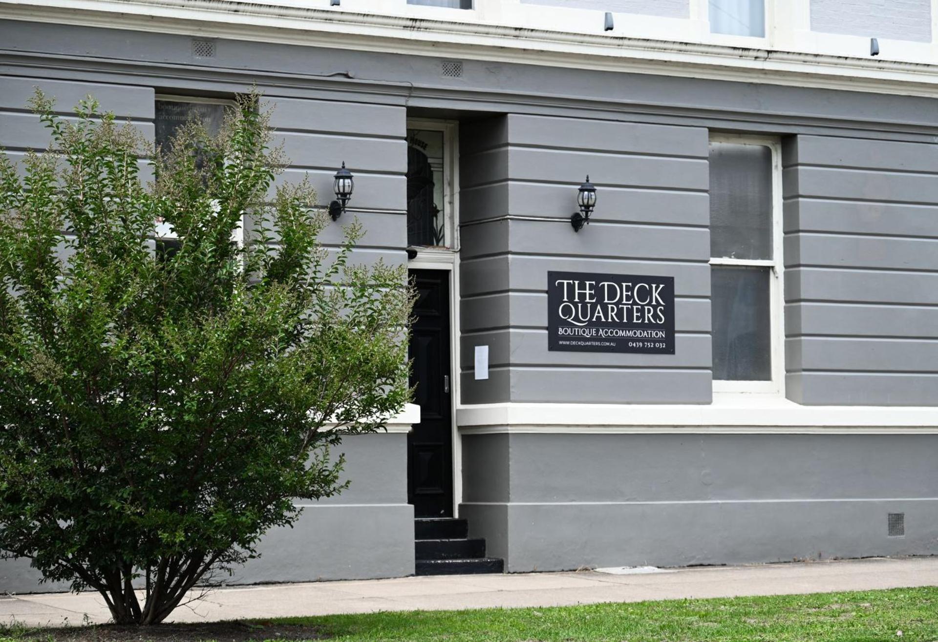 Deck Quarters - The Westwing Mansfield Exterior foto